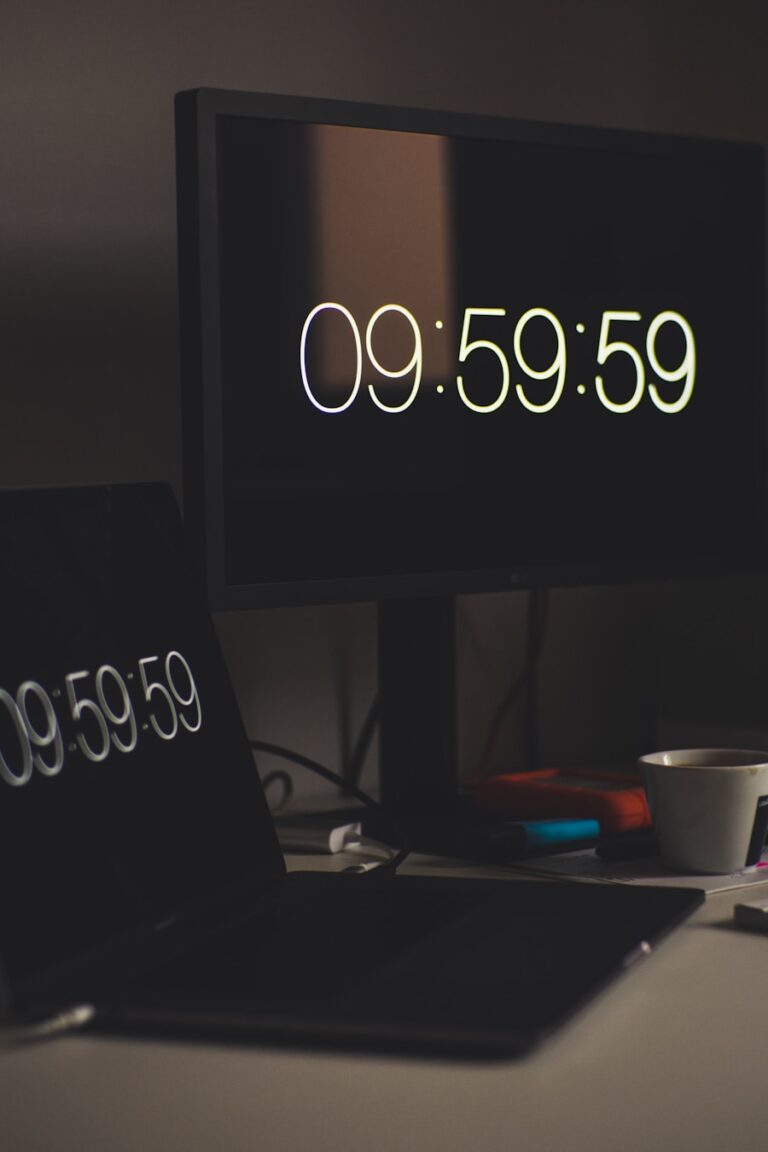 Photo "how to show seconds on windows 11"