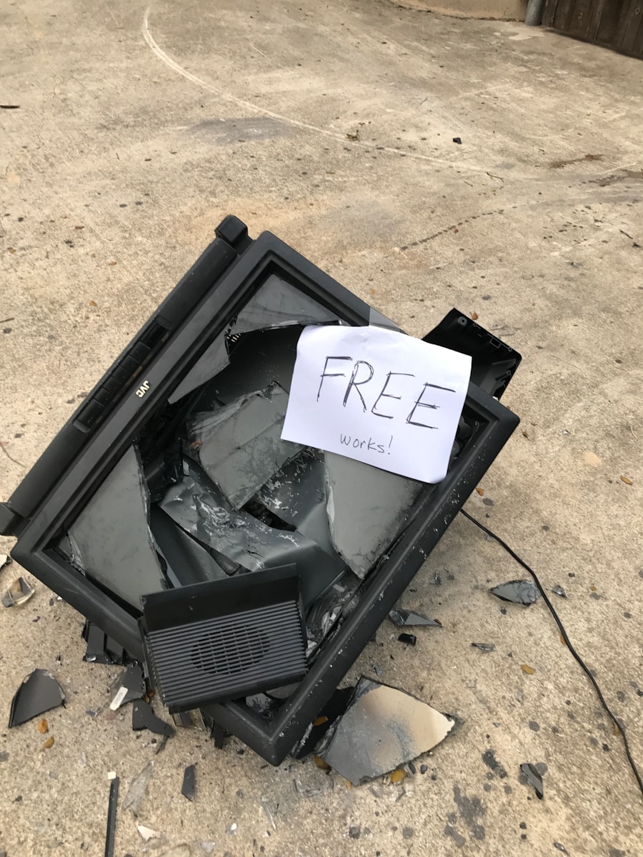 Photo "how to get a free iPhone"