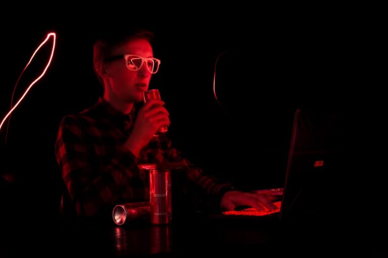 Photo "how do you report scams online"