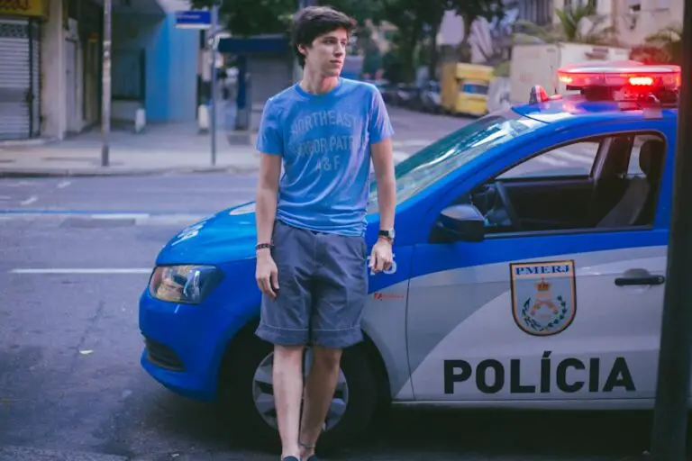 Photo "can you report online scams to the police"
