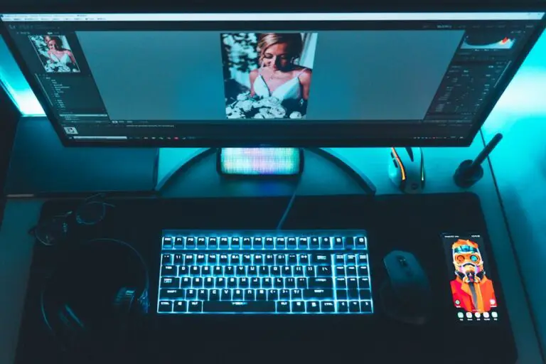 Photo "how to tell if someone is scamming you online"