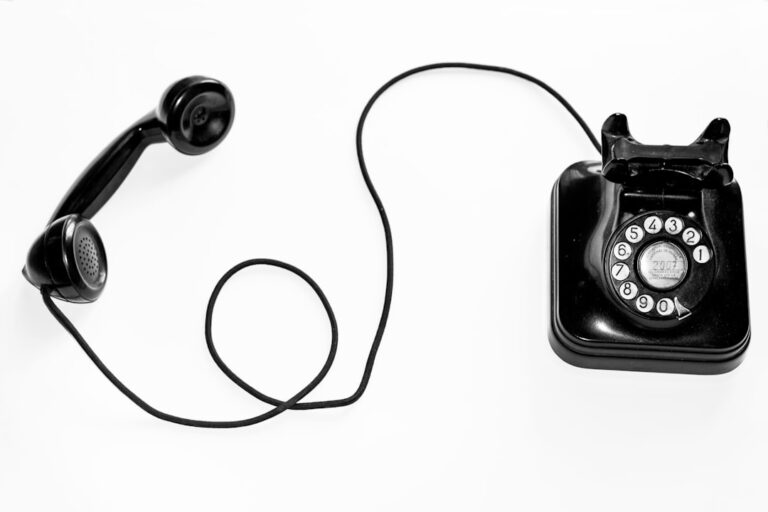 Photo Android phone with messaging app open